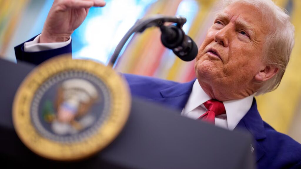 Trump exige a Irán rendirse ‘antes que inicie una guerra nuclear’