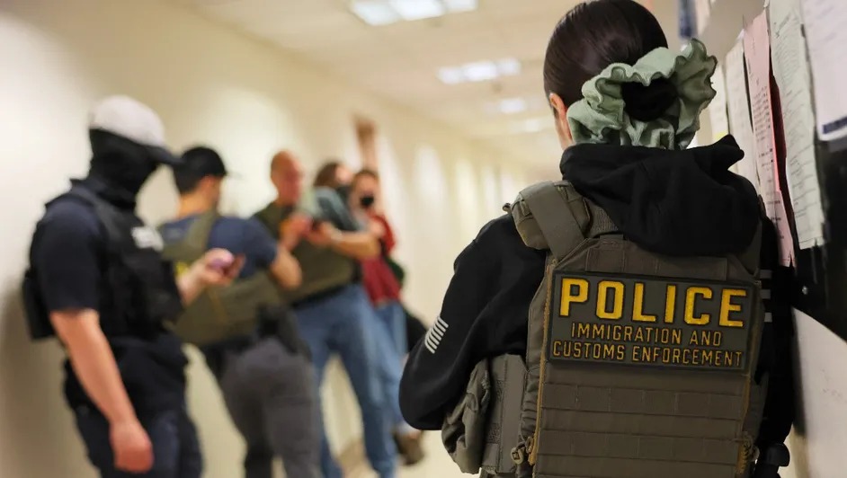 Suman mil 154 mexicanos detenidos en operativos del ICE en EU: SRE