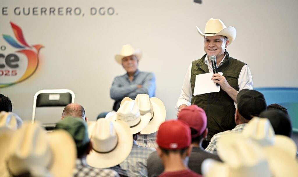Respalda Esteban al sector ganadero de Vicente Guerrero con suplemento para afrontar la sequía