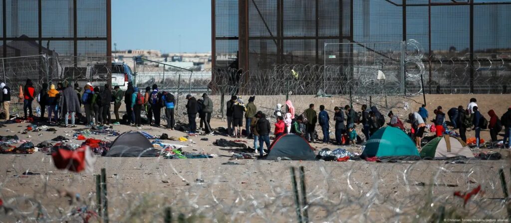 Gobierno de Trump comunica a 530.000 migrantes el fin de permiso humanitario