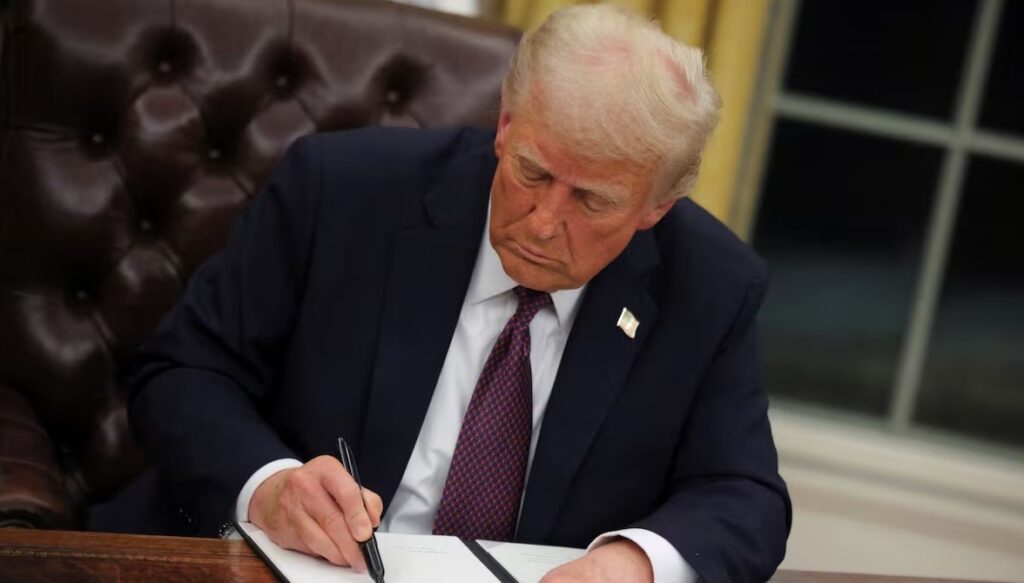 Trump decreta fin de sanciones contra Siria