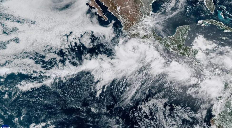 Tormenta Tropical ‘Dalila’ y onda tropical causan lluvias en México