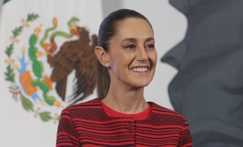 Sheinbaum felicita a los padres en su día y llama a compartir la crianza