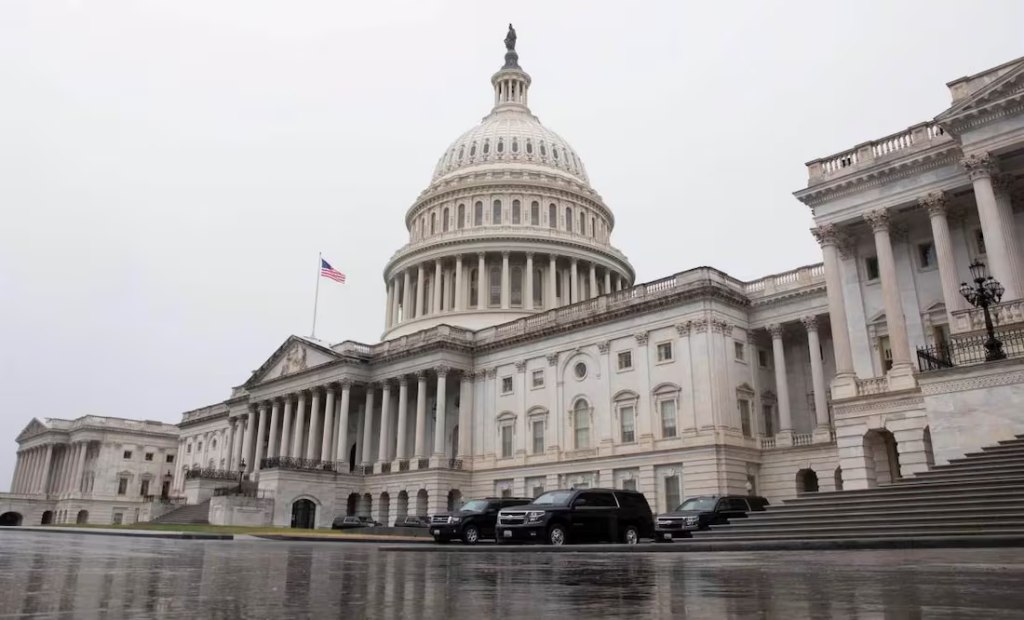 Congresistas acusan a Trump de evadir al Congreso en ataque a Irán