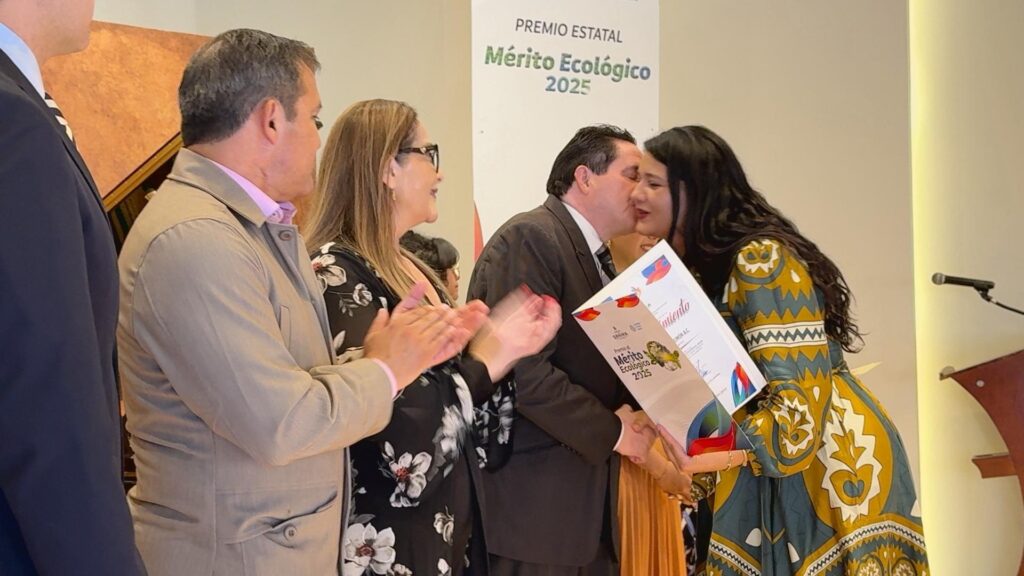 Fundación Garza Limón recibe premio por medio ambiente