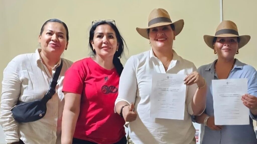 Nancy Vázquez recibe la constancia de mayoría en el municipio de Nombre de Dios