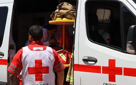 Cayó de una camioneta y murió en el hospital