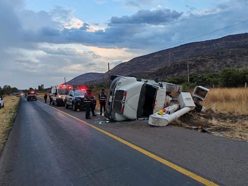 Noche de accidentes en la carretera Francisco Zarco deja siete lesionados
