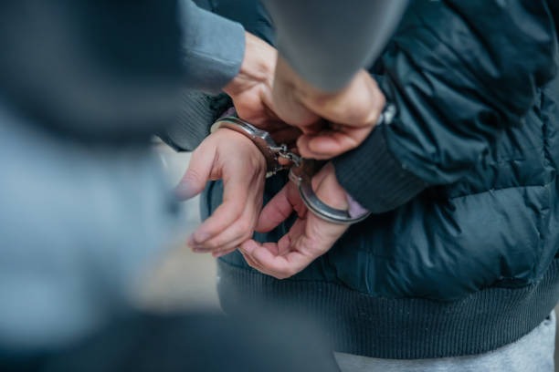 Tiene 37 años y manoseó a su prima de 14