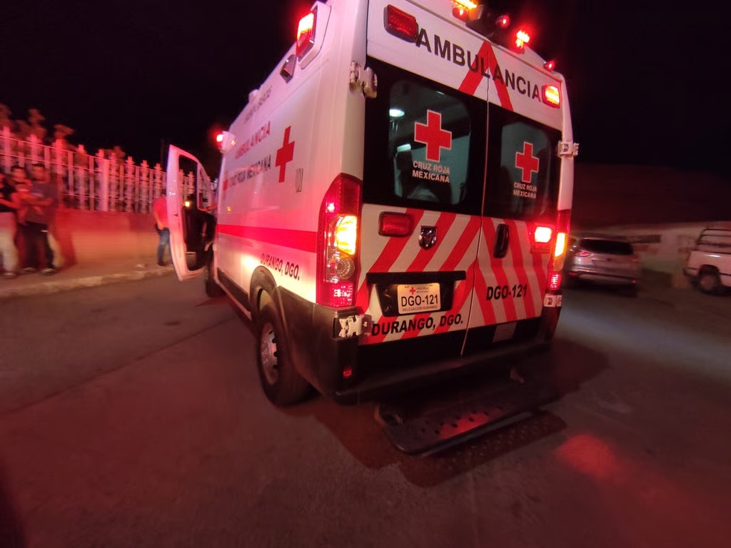 Mujer reporta que su vecino se autolesiona