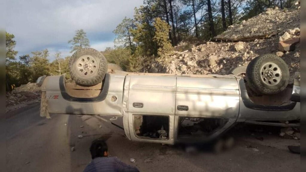 Camioneta sin frenos volcó y murió el conductor