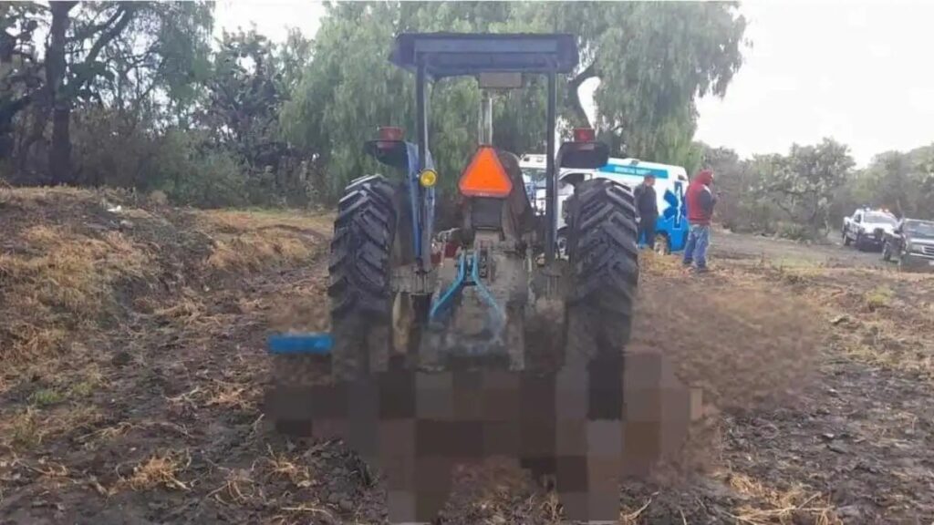 Tractor tumbó y aplastó a su conductor el que luego falleció