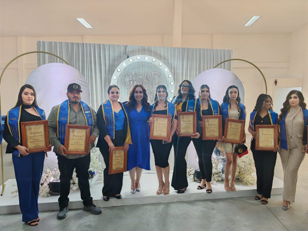 Primera generación de ingenieros se gradúa en la Universidad Benito Juárez de Tepehuanes