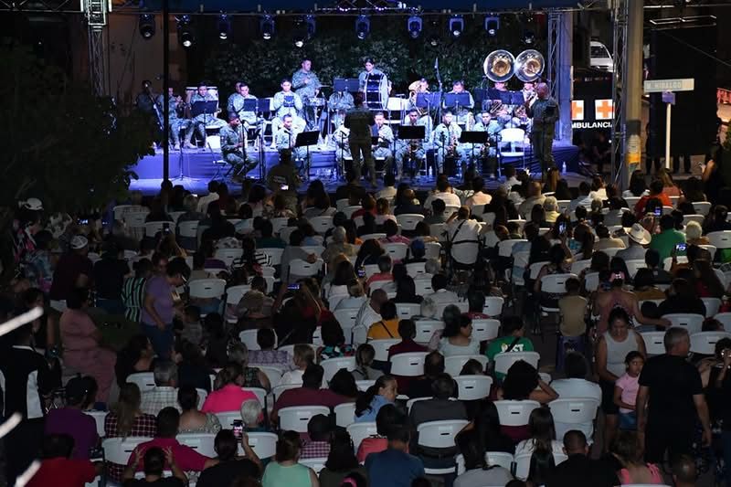 Gran noche musical con la banda de la III Región Militar en Santiago Papasquiaro