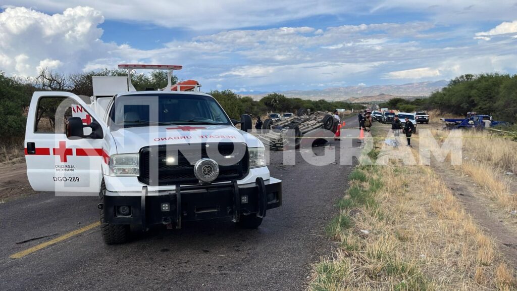 Accidente en Santiago Papasquiaro dejó un muerto y 8 heridos