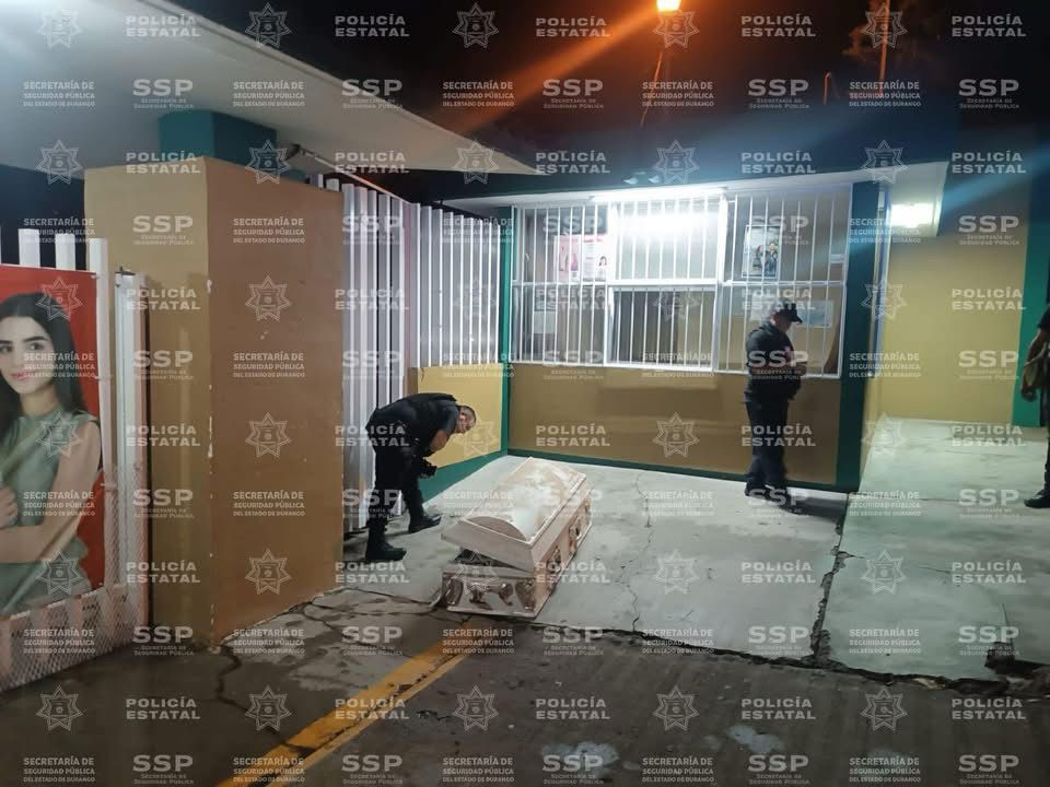 Ataúd abandonado frente al COBAED #10 de Santiago: 4 jóvenes detenidos durante el operativo Dragón