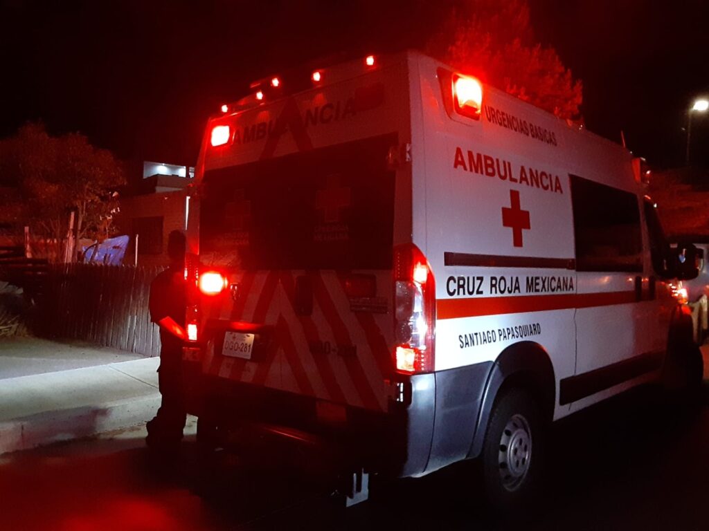 Mujer muere tras caer en su casa