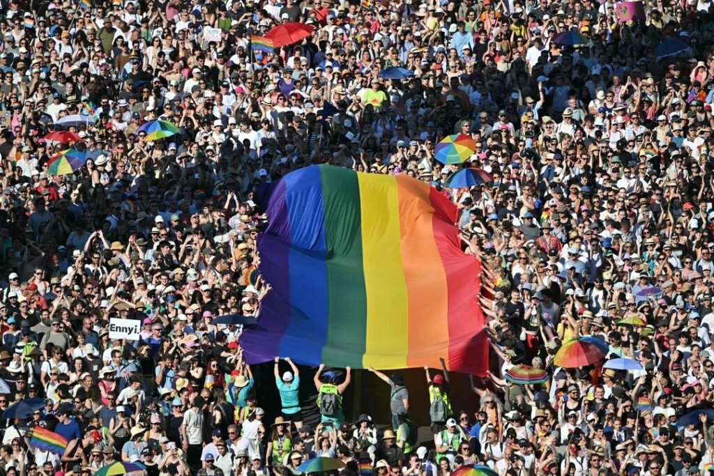 En el mundo, miles se congregan por la marcha del Orgullo LGBT+
