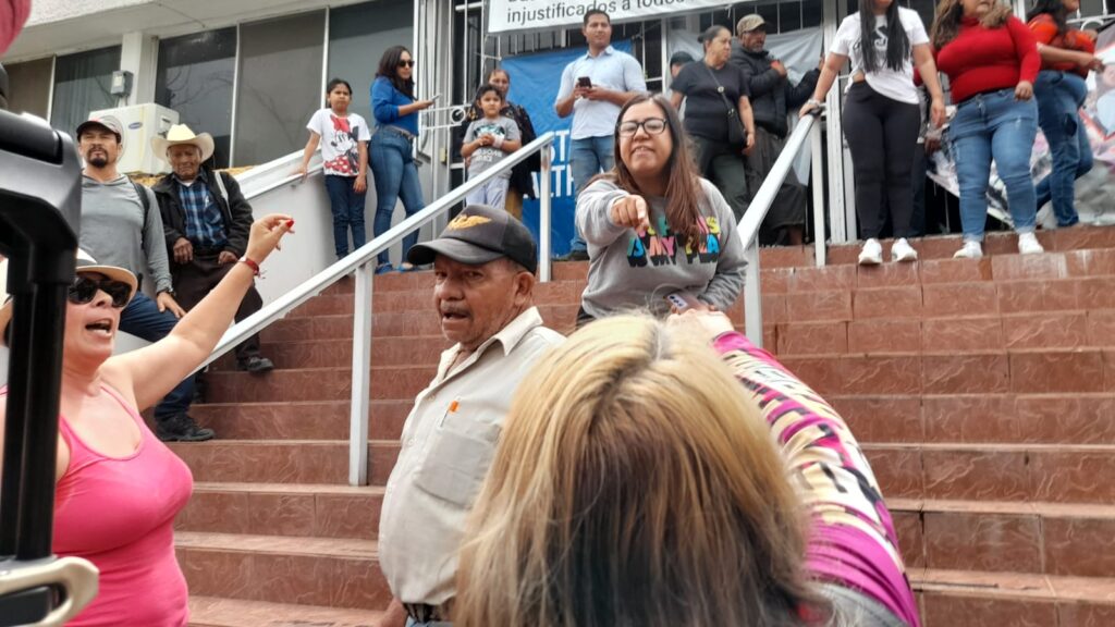 Ciudadanos exigen reapertura de la Delegación de Bienestar