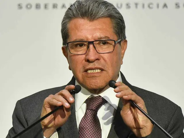 Monreal anuncia período extraordinario para discutir pendientes legislativos