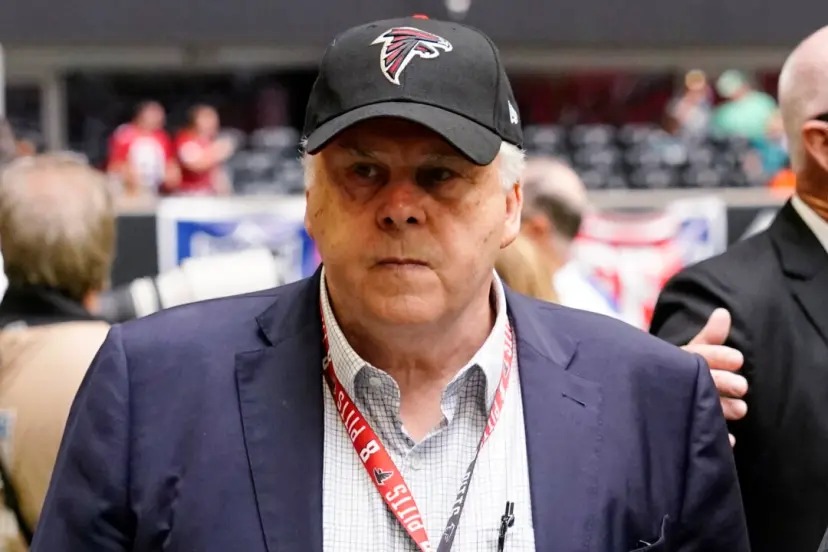 Fallece Fred Smith, fundador de FedEx y pionero de la mensajería exprés
