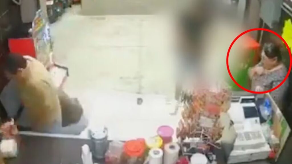 Vídeo: Ladrón le dispara a mujer de la tercera edad durante asalto a nevería