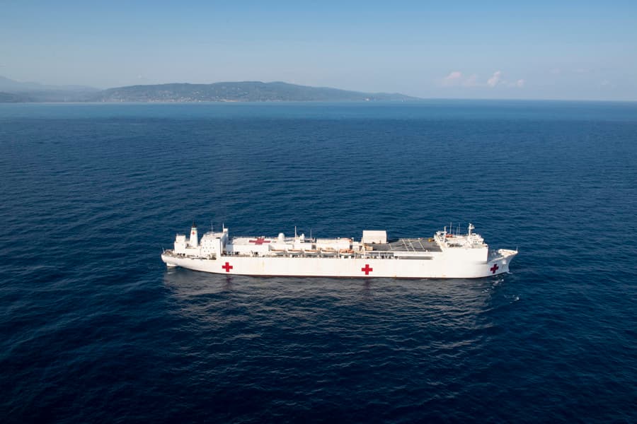 Buque hospital de la Armada de EE.UU. comienza gira humanitaria por Latinoamérica