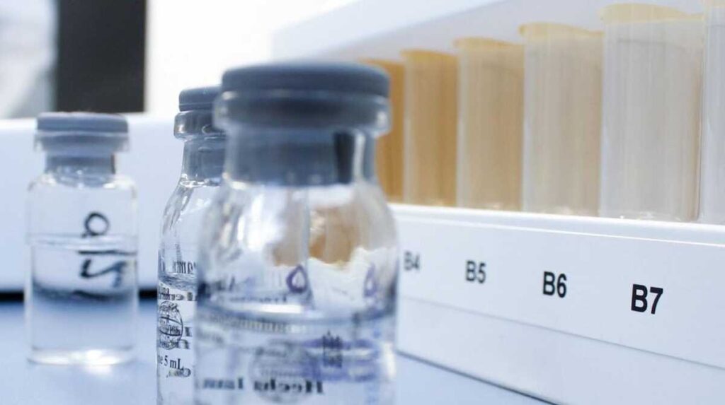 Cofepris autoriza nuevas vacunas contra meningitis para bebés