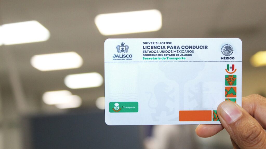 Lanza SETRAN nueva licencia de conducir bilingüe