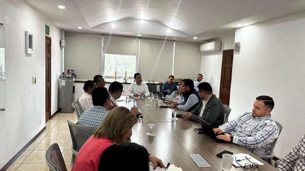 Sindicato y empresarios de Peribús ratifican compromisos ante SETRAN