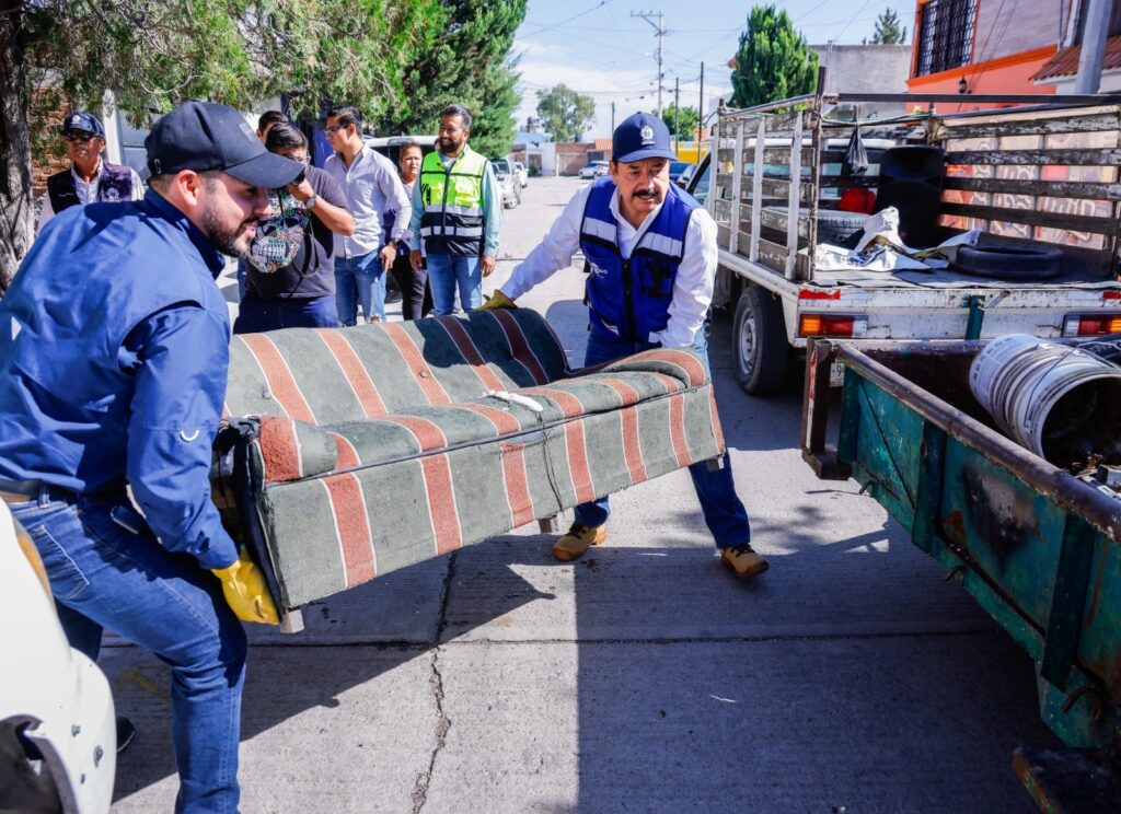 Bonifacio Herrera refuerza programa “Limpiemos nuestra casa” para proteger la salud de las familias