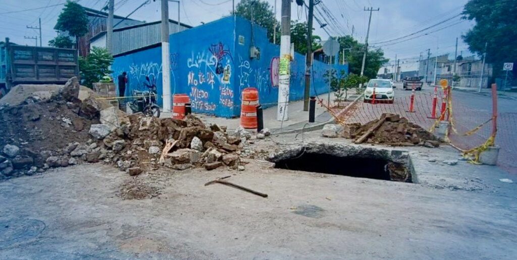 Atienden hundimiento en la colonia Agua Blanca en Zapopan