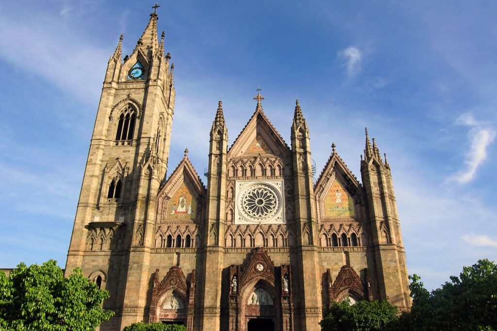 Parroquia del Expiatorio condena profanación y convoca acto de desagravio