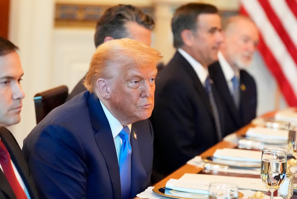 “Putin está asesinando a mucha gente, no estoy contento con él”: Trump