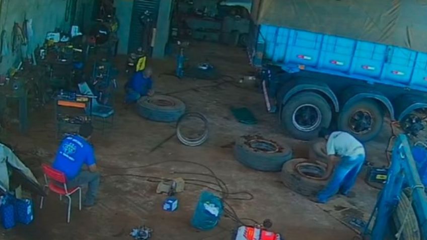 VIDEO: Muere trabajador tras brutal explosión de llanta en taller