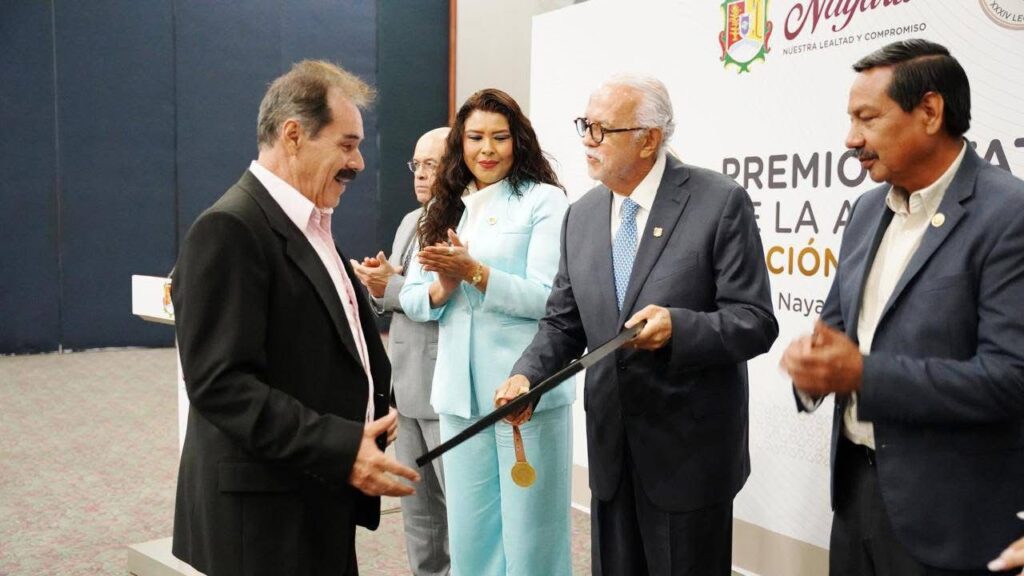 Reconocen a las y los abogados en Nayarit con el Premio Estatal de la Abogada y el Abogado, edición 2025