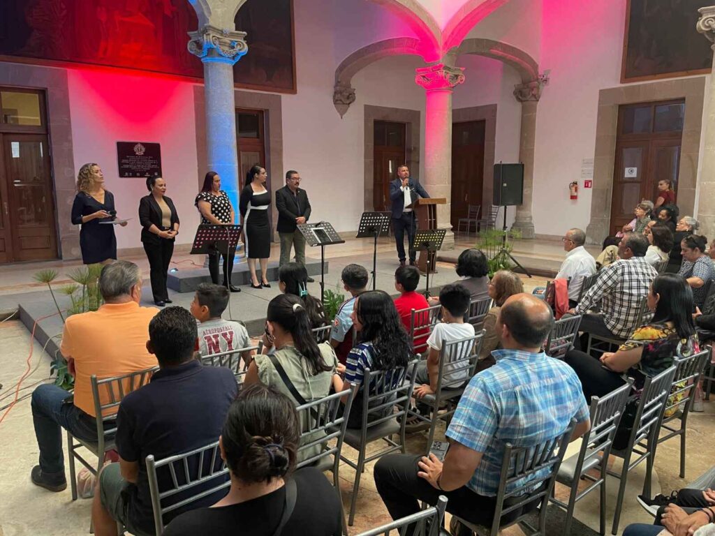 Formación artística en Tapias y Guadalupe por aniversario 462 de la ciudad