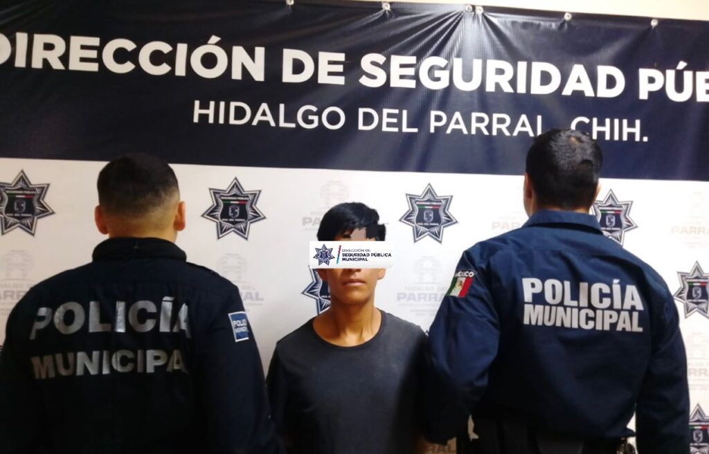 Golpea a su madre y hermana por negarse a darle dinero en la Héroes de la Revolución