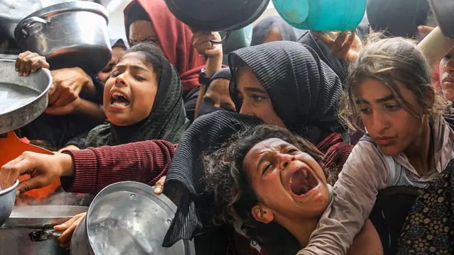 Israel minimiza hambruna en Gaza; pero la prensa documenta la desesperación
