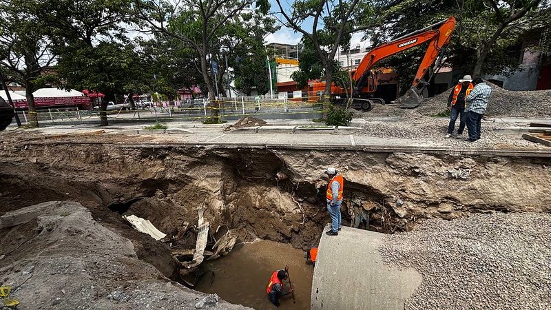 Supervisa Gabinete del Agua avances en reparación del colector de avenida Malecón