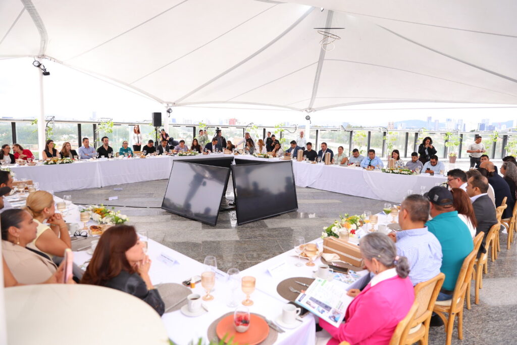 Zapopan dona bienes hospitalarios para fortalecer la salud en 16 municipios de Jalisco