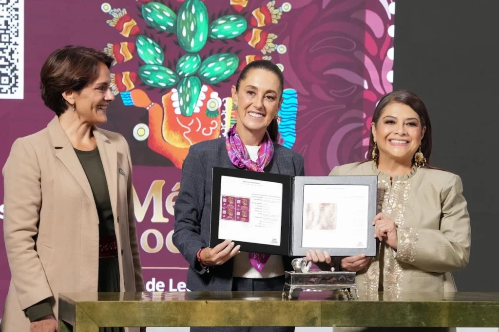 Gobierno de México presenta timbre postal por 700 años de fundación de México-Tenochtitlán