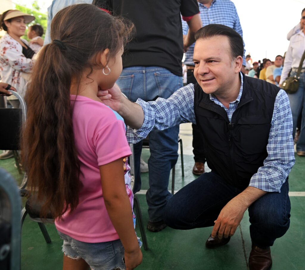 ”Cumplió su palabra”: familias de Lerdo reconocen a Esteban por entregar Centros Comunitarios, áreas deportivas y espacios de servicios