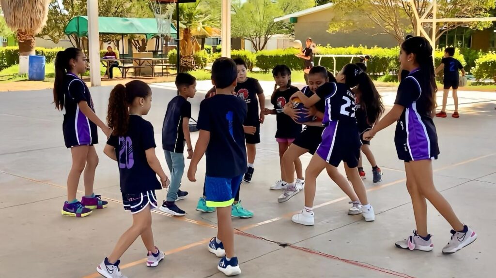 Academia de básquetbol del profe Chava Montelongo; un semillero de talento y disciplina durante los cursos de verano 2025