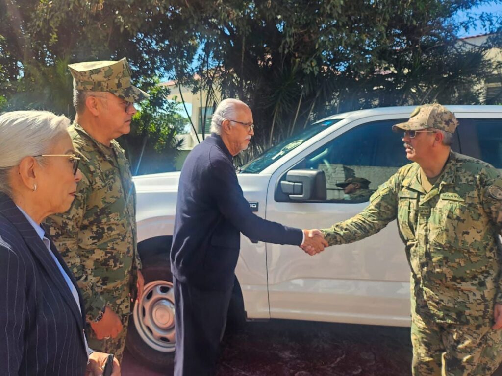 Entregan vehículos a la Secretaría de Marina para fortalecer labores de seguridad en Nayarit
