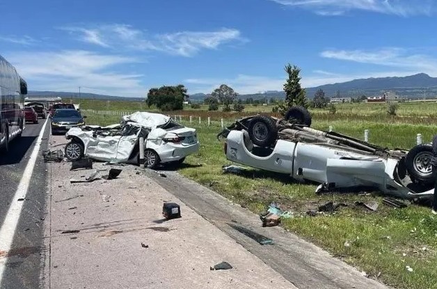Choque deja tres personas sin vida y tres heridos en la México-Tuxpan