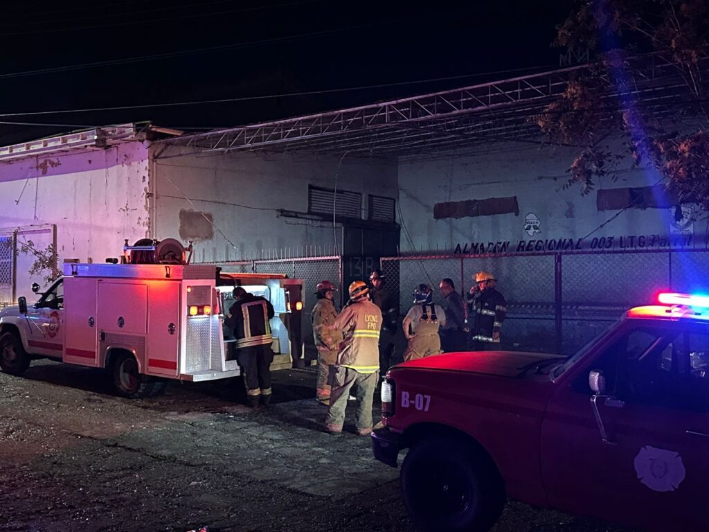 Incendio en bodegas del centro de Parral moviliza a Bomberos