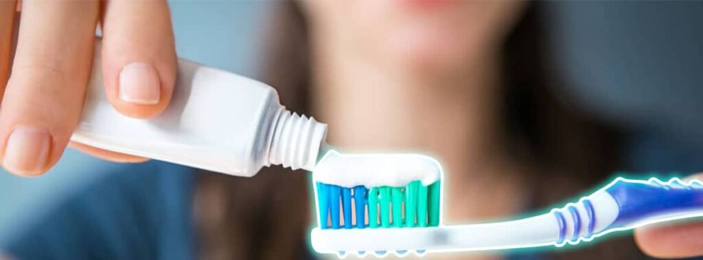 ¿Te lavas los dientes con heces? La ciencia revela la asquerosa verdad sobre tu cepillo dental