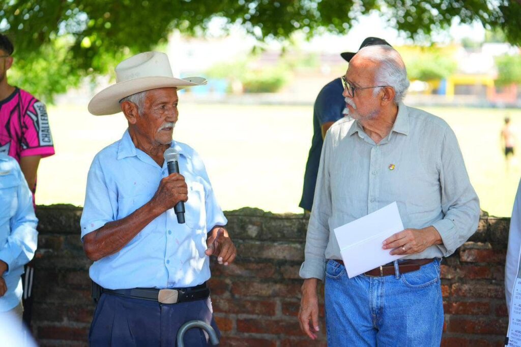 Miguel Ángel Navarro Quintero invierte en agua potable e infraestructura en Tuxpan