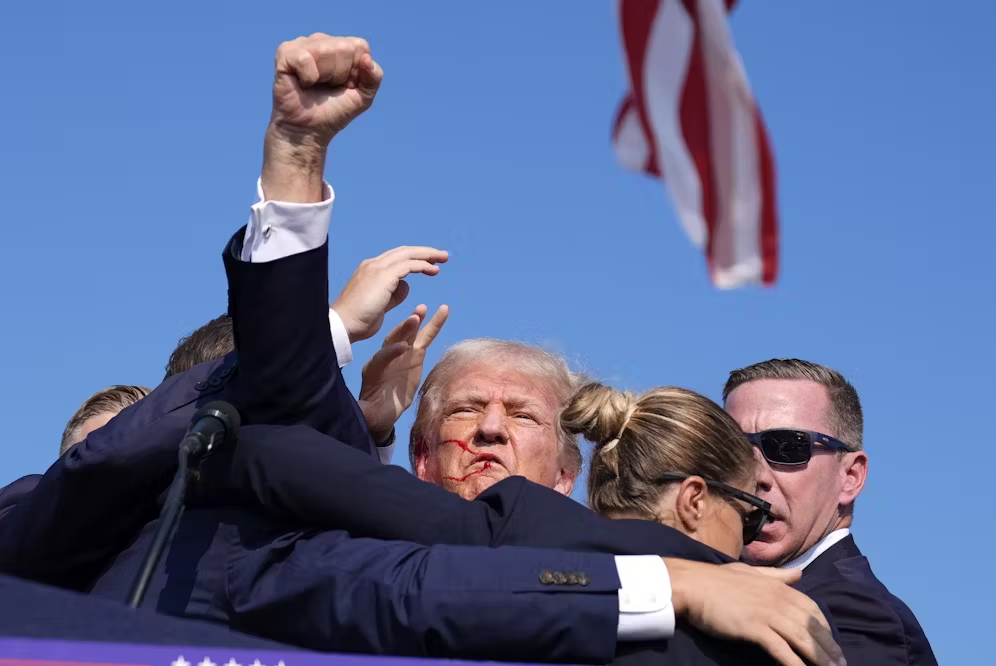 Atacante de Trump renuncia a sus abogados y asumirá su defensa en juicio